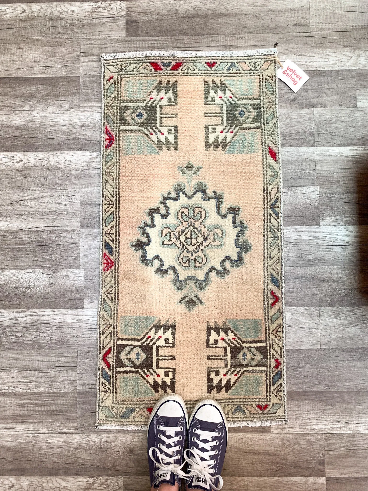 No. 617 - 1.5' x 3.2' Vintage Turkish Mini Rug